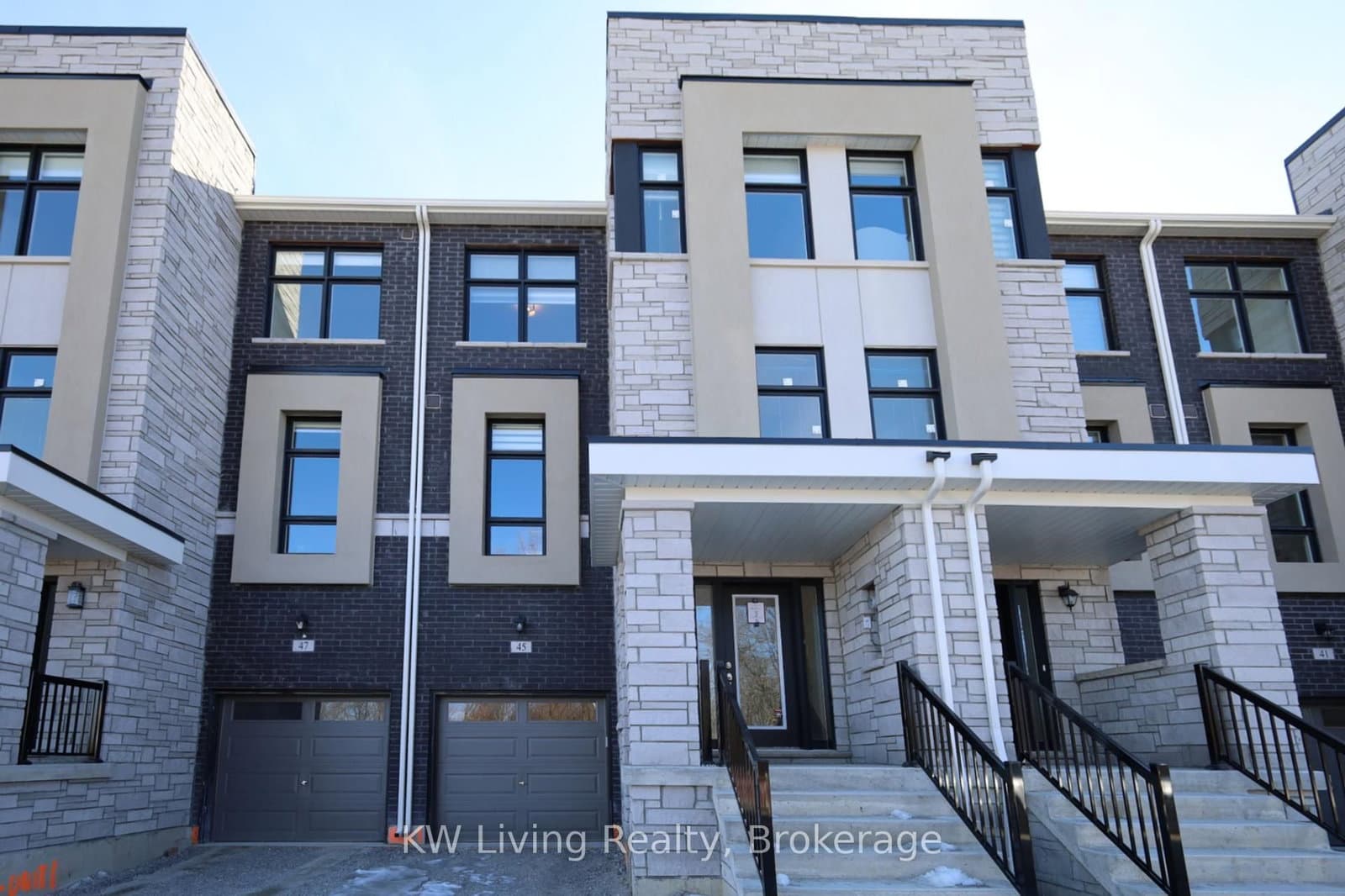 45 Puisaya Drive