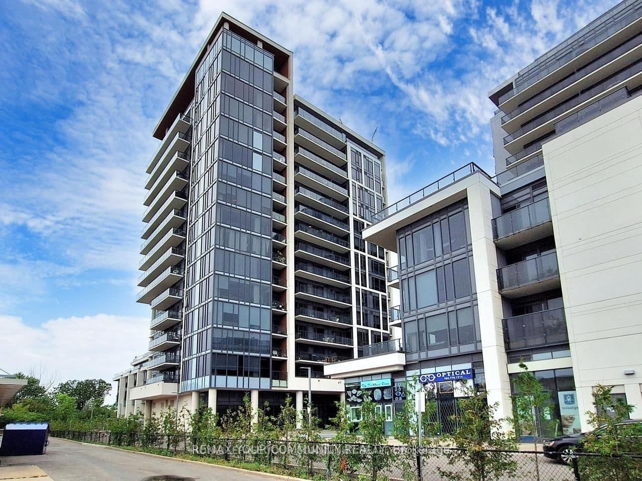 #301 - 9618 Yonge Street