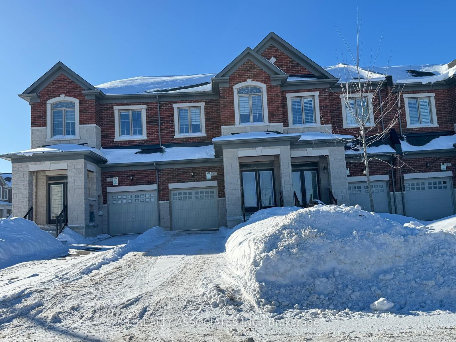71 Schmeltzer Crescent