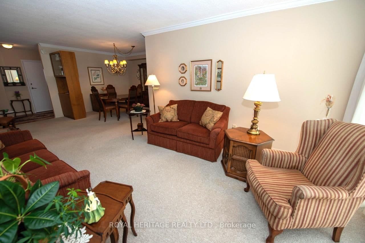 #709 - 7811 Yonge Street
