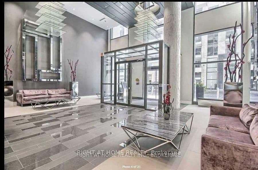 #607 - 9205 Yonge Street