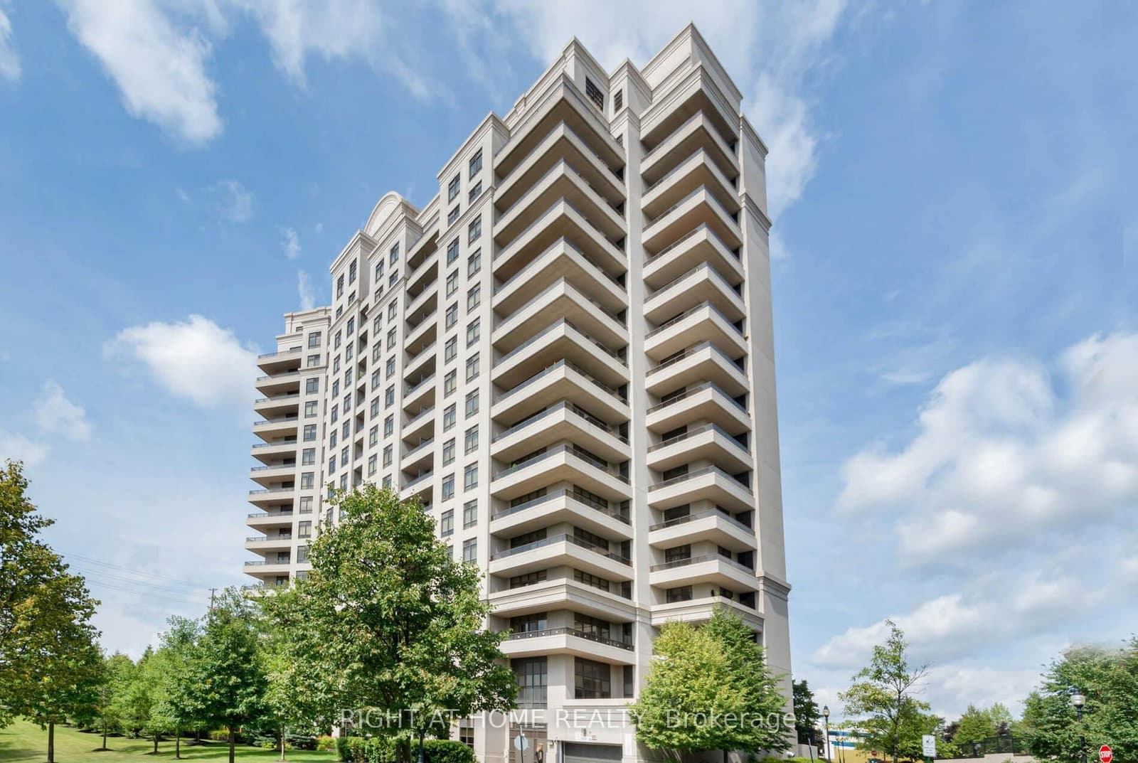#1012 - 9235 Jane Street