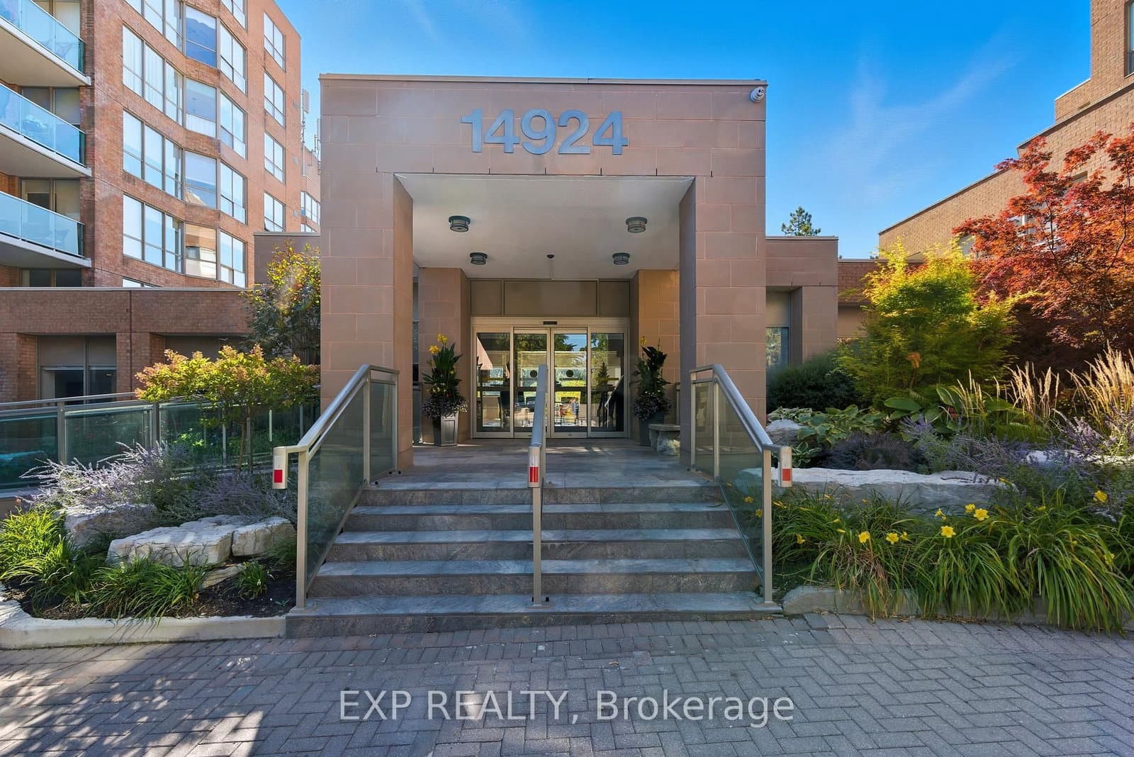 #111 - 14924 Yonge Street