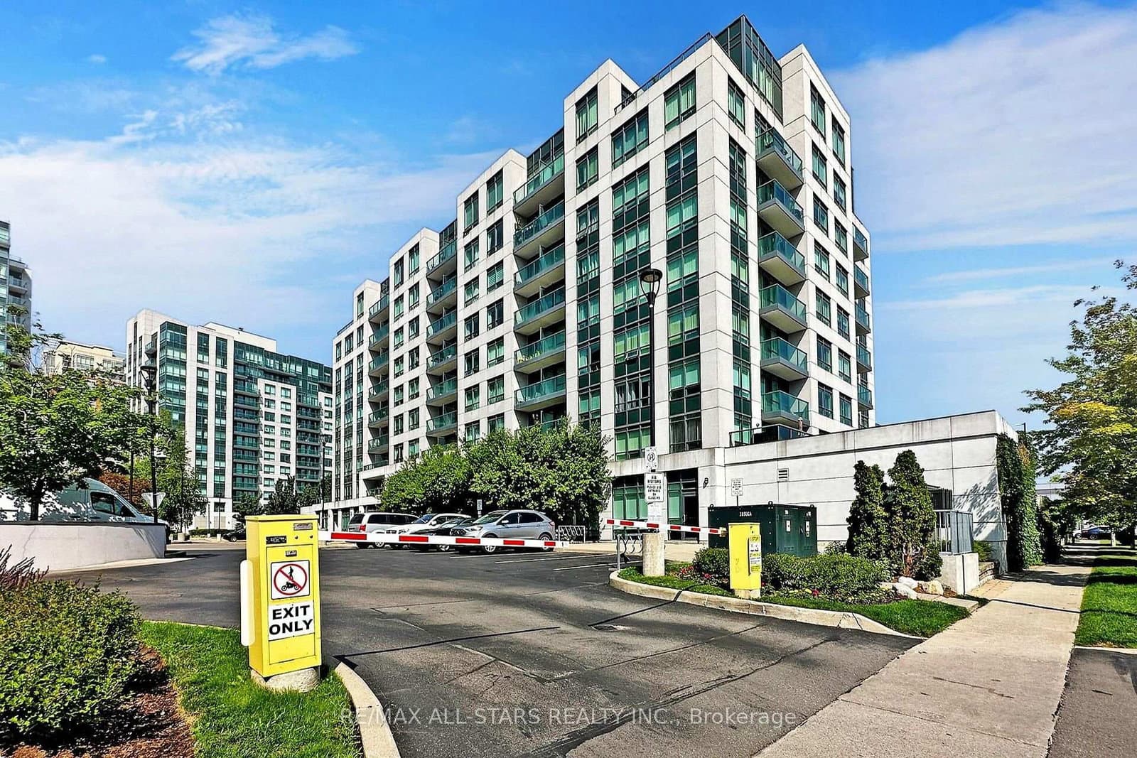 #806 - 32 Clegg Road