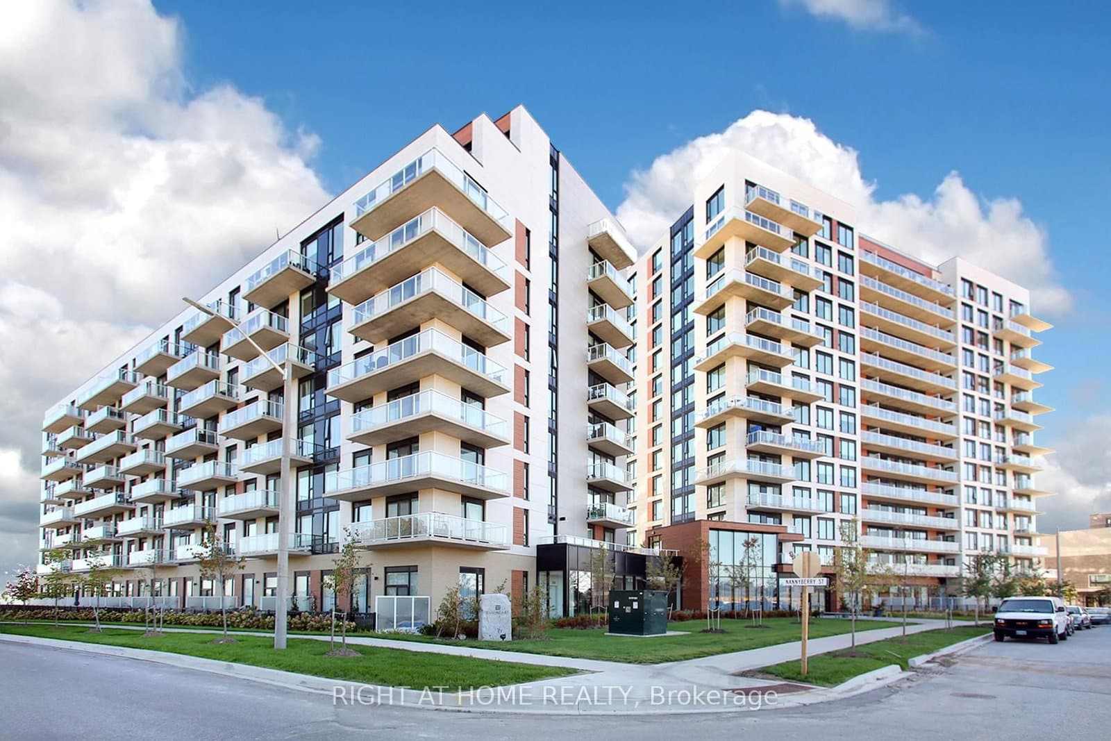 #513 - 6 David Eyer Road