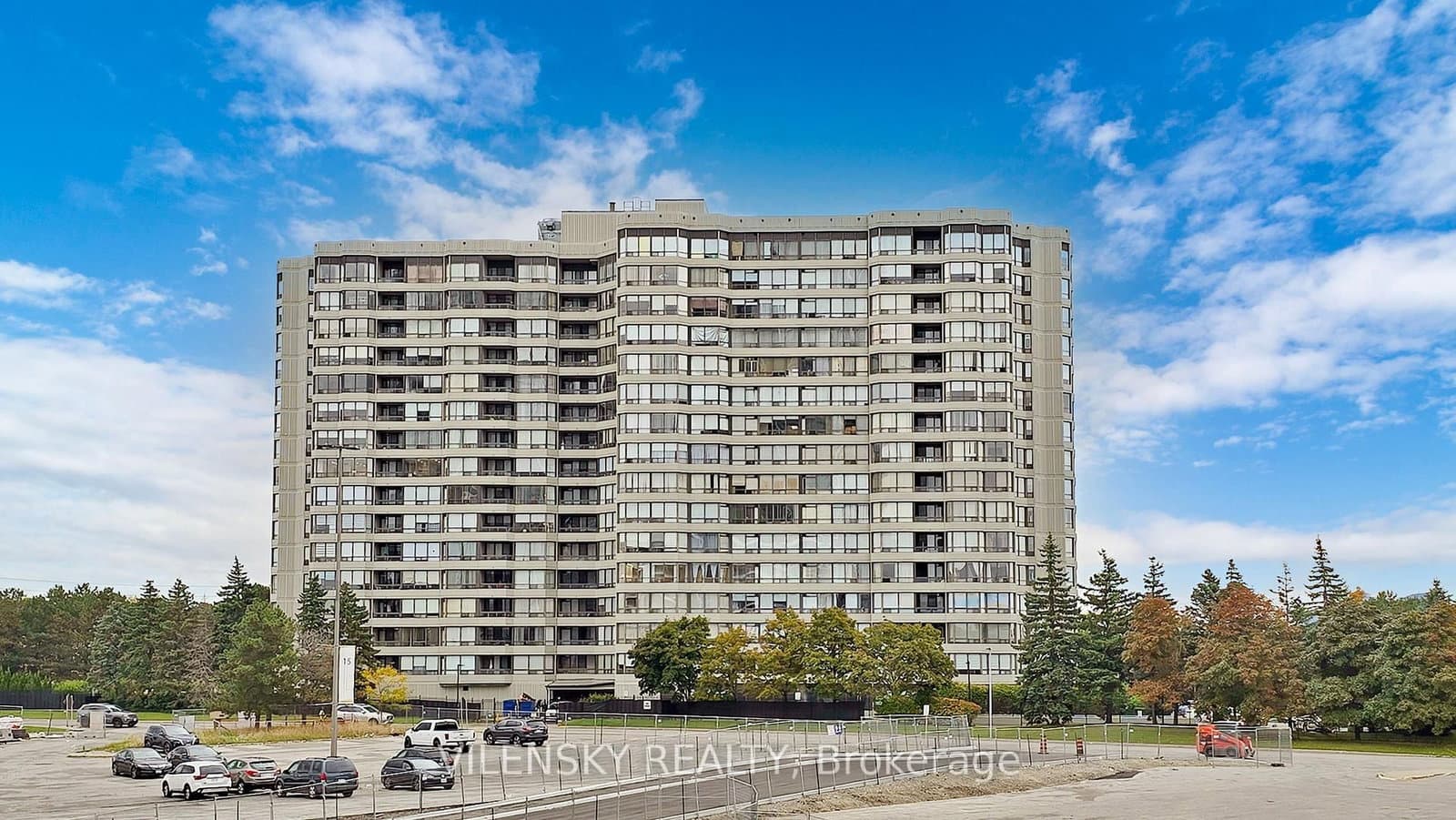 #214 - 7460 Bathurst Street