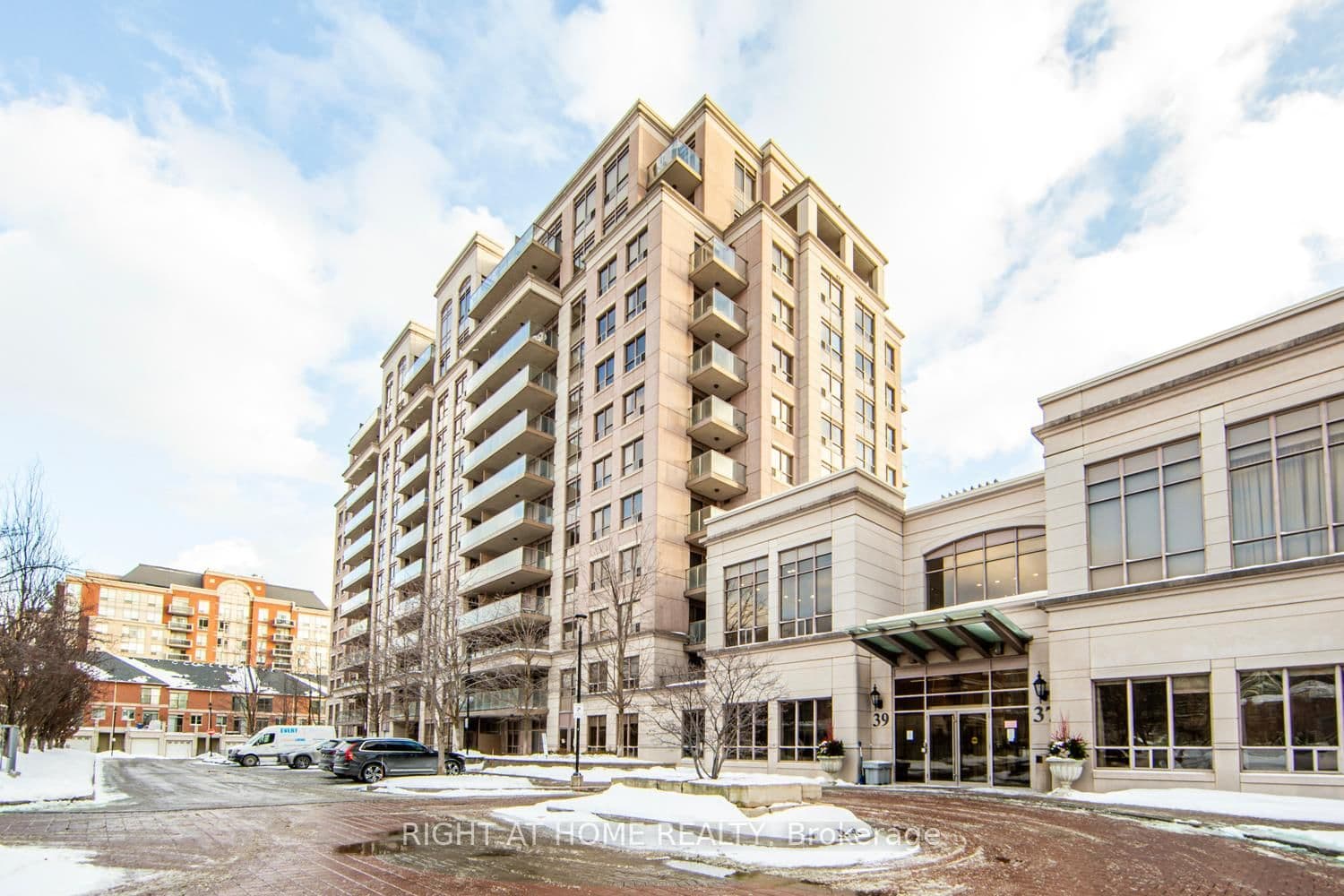 #UPH2 - 37 Galleria Parkway