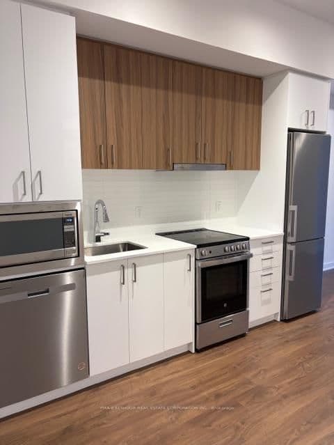 #2201 - 50 Upper Mall Way