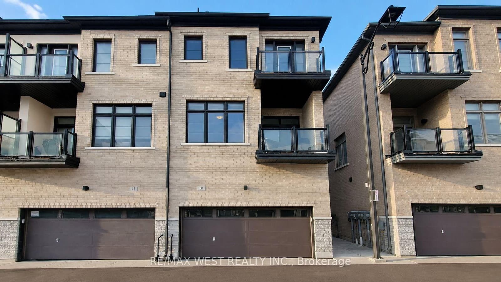 58 De La Roche Drive