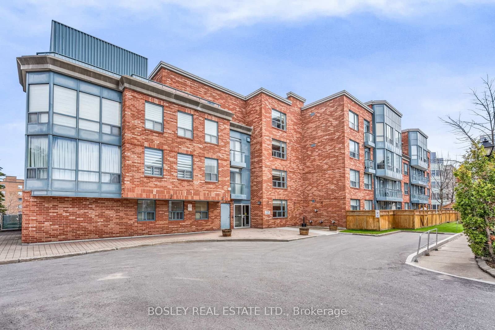 #308 - 7378 Yonge Street