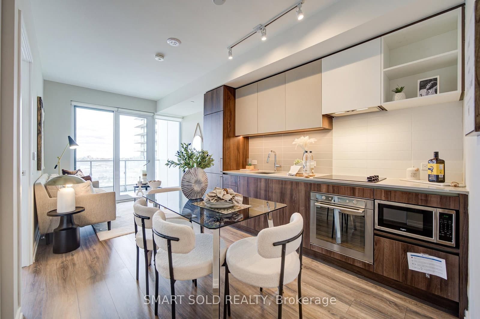 #1807 - 1000 Portage Parkway