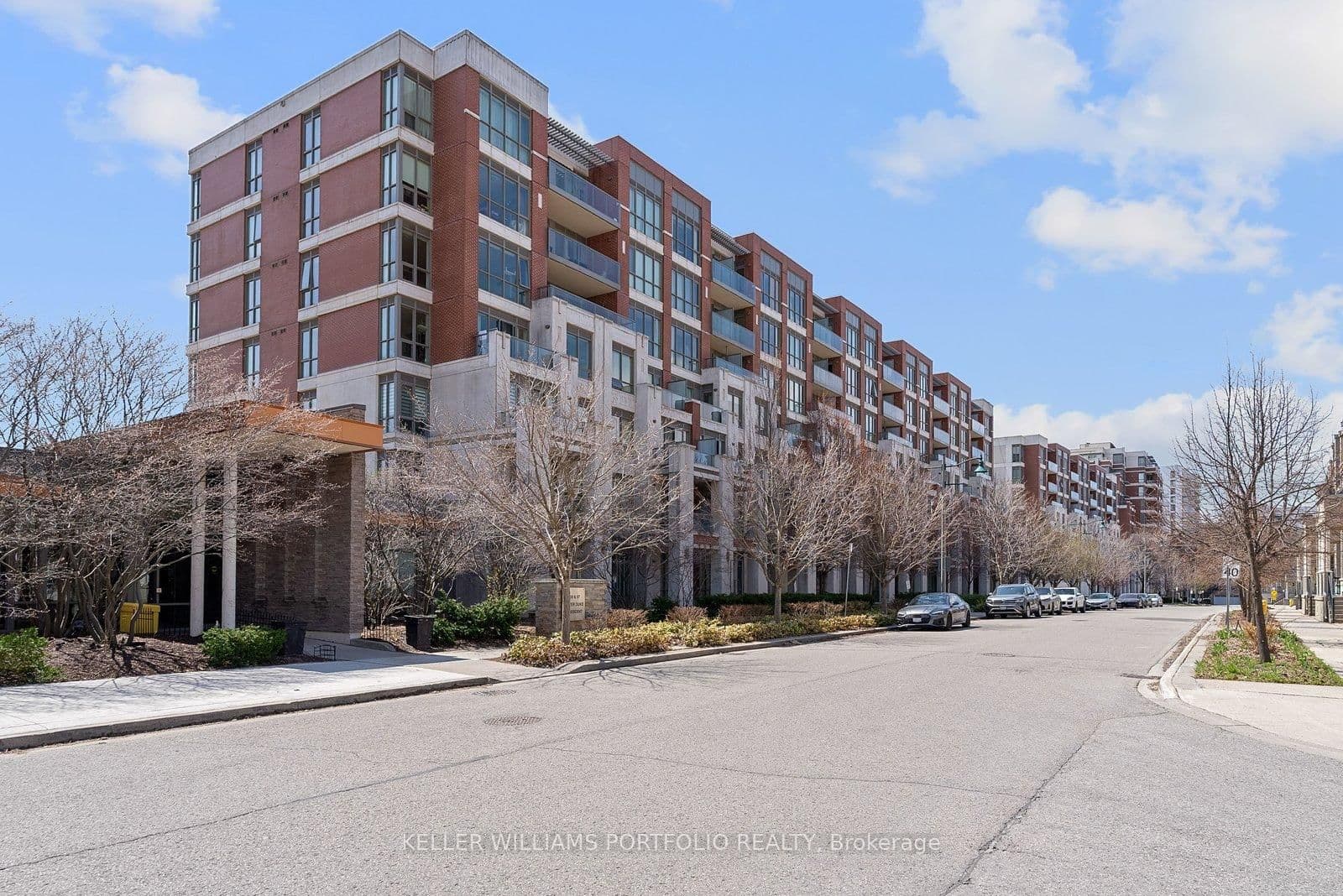 #607 - 39 Upper Duke Crescent