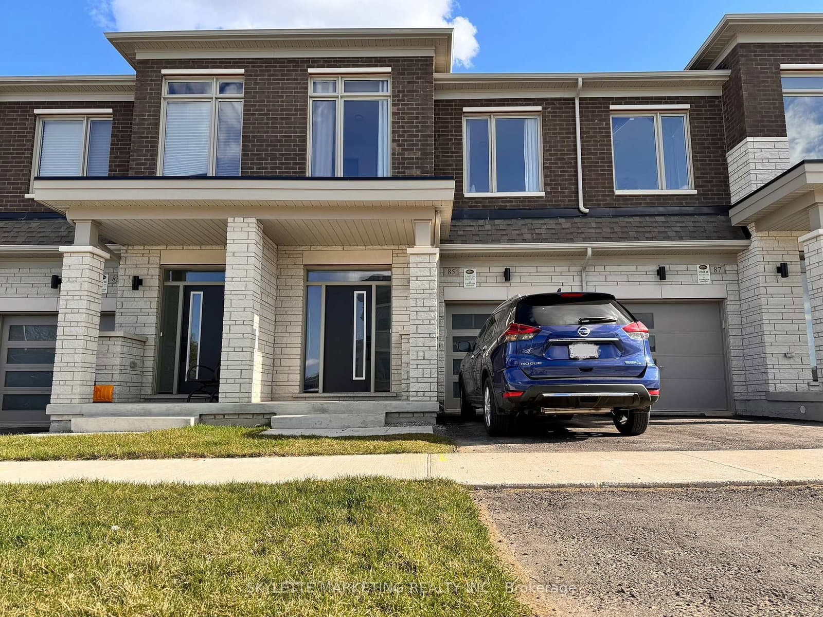 85 Schmeltzer Crescent