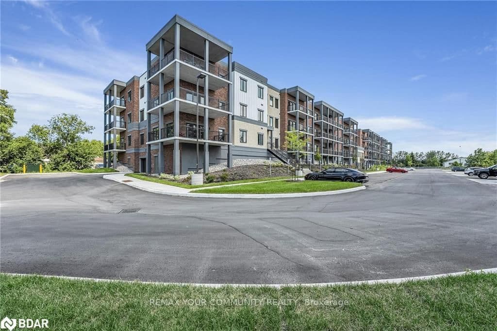 121 Mary Street, Unit 211