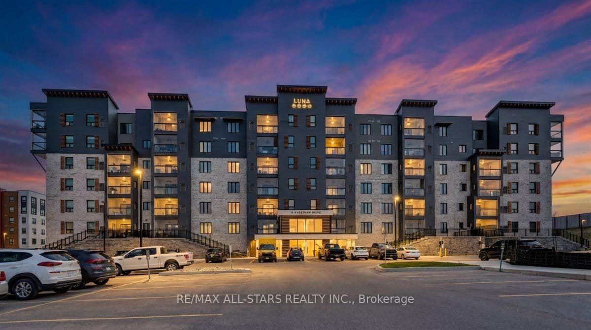 #407 - 15 Kneeshaw Drive
