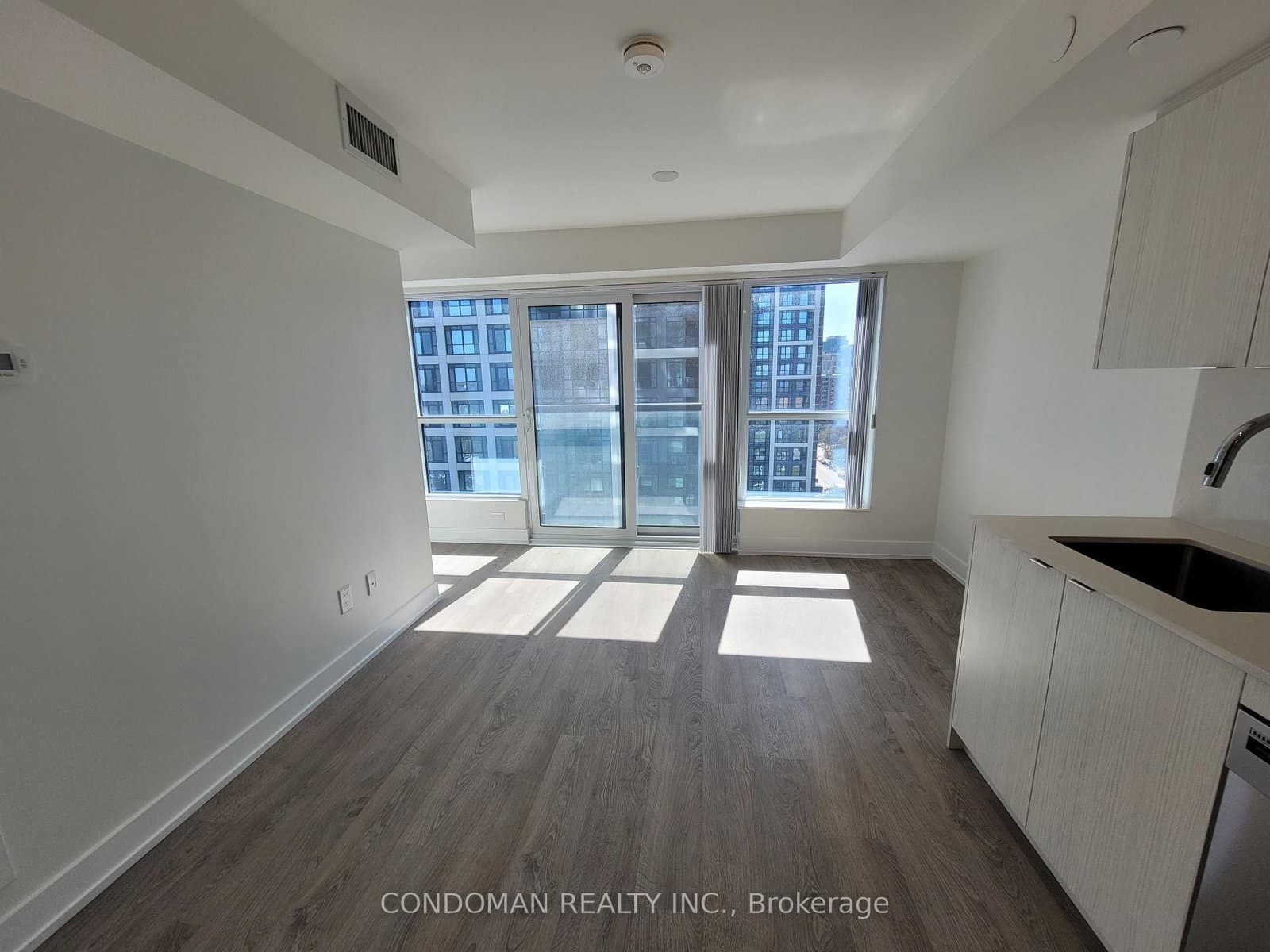 5 Mabelle Avenue, Unit 1331