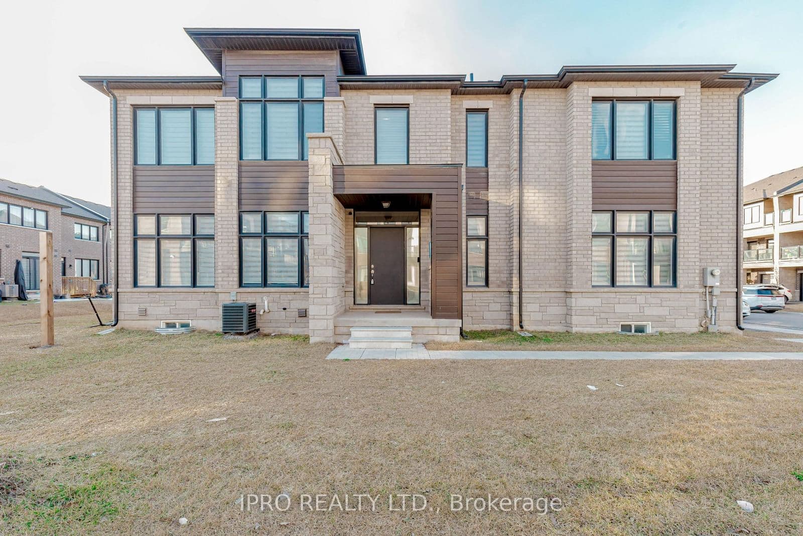 1560 Labine Point