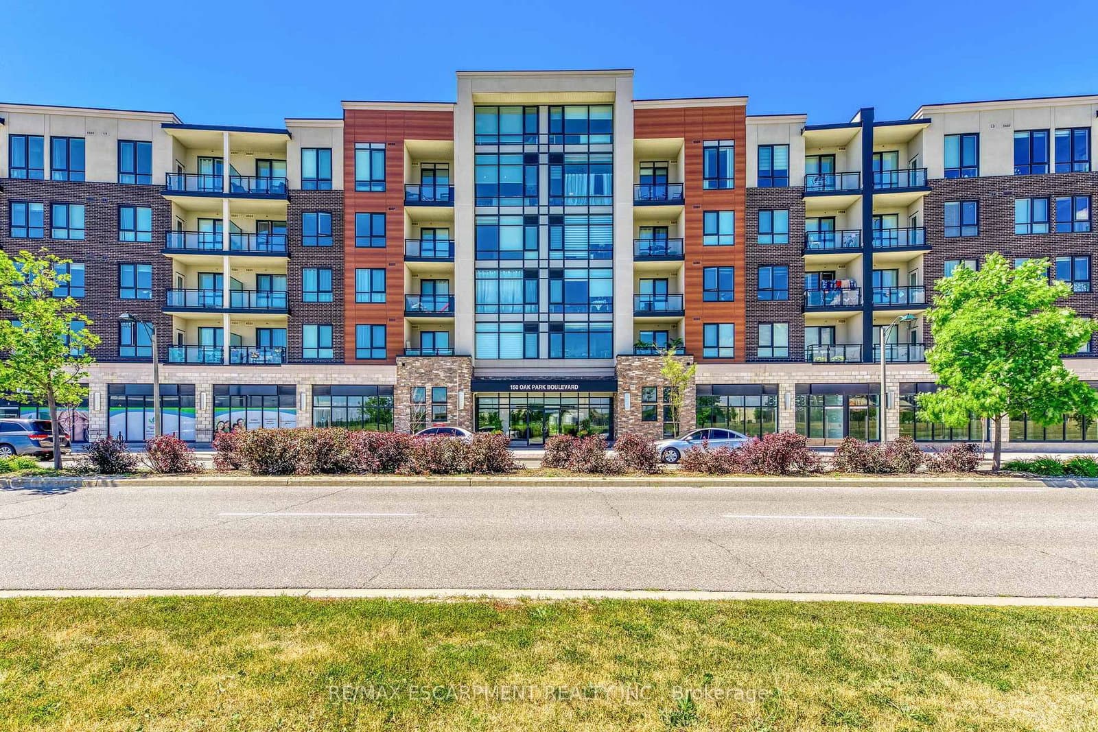 150 Oak Park Boulevard, Unit 424
