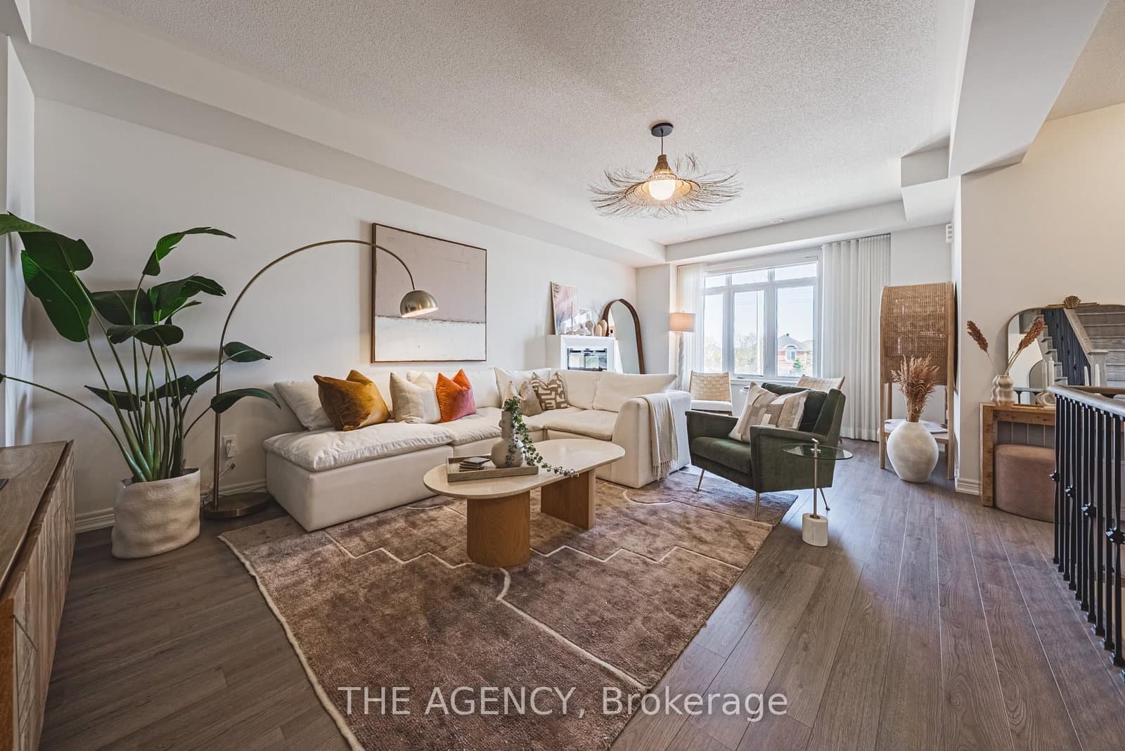 525 Dundas Street E