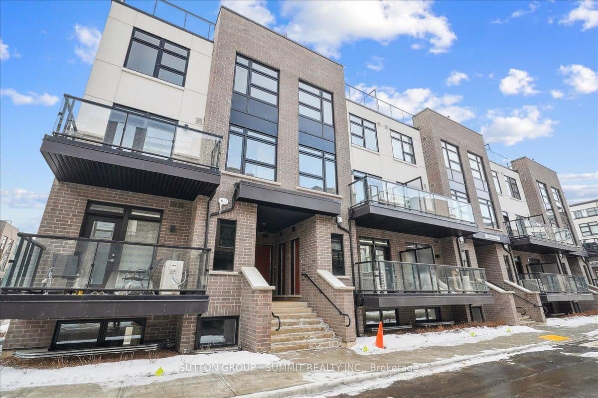 #105 - 1593 ROSE Way