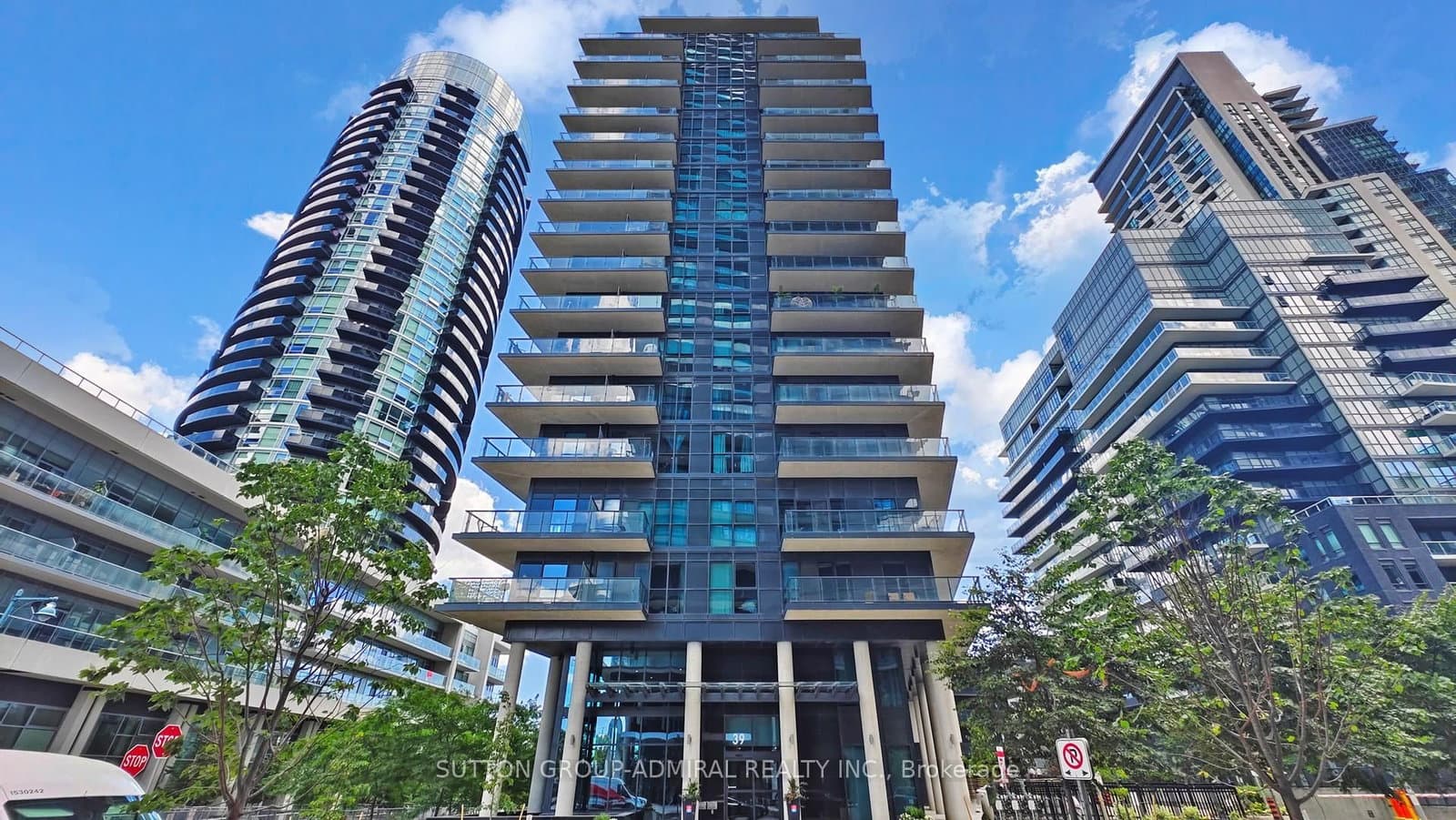 #Th 104 - 39 Annie Craig Drive