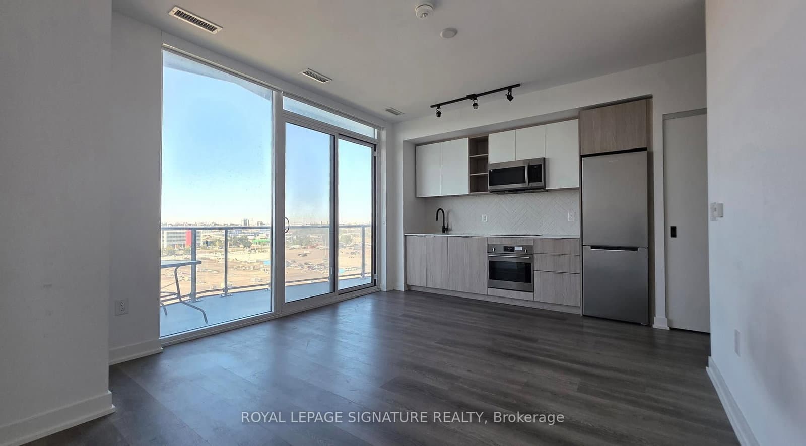 36 Zorra Street, Unit 910