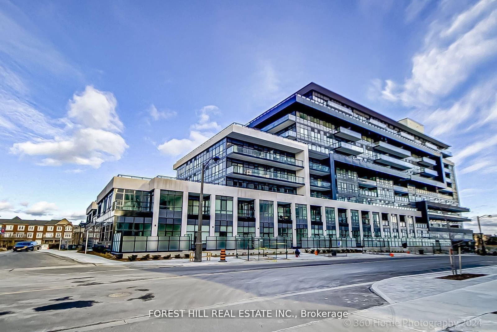 395 Dundas Street W, Unit PH 16