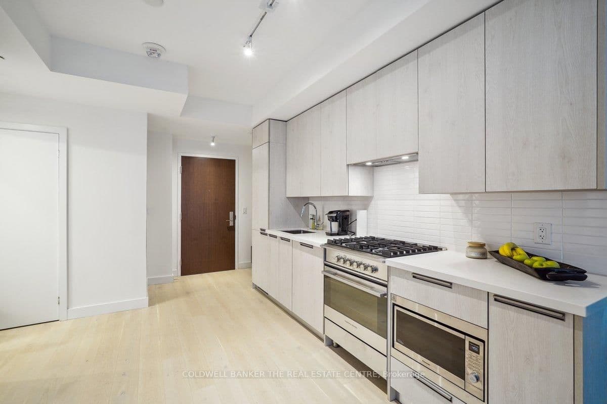 160 Kingsway Crescent, Unit 307