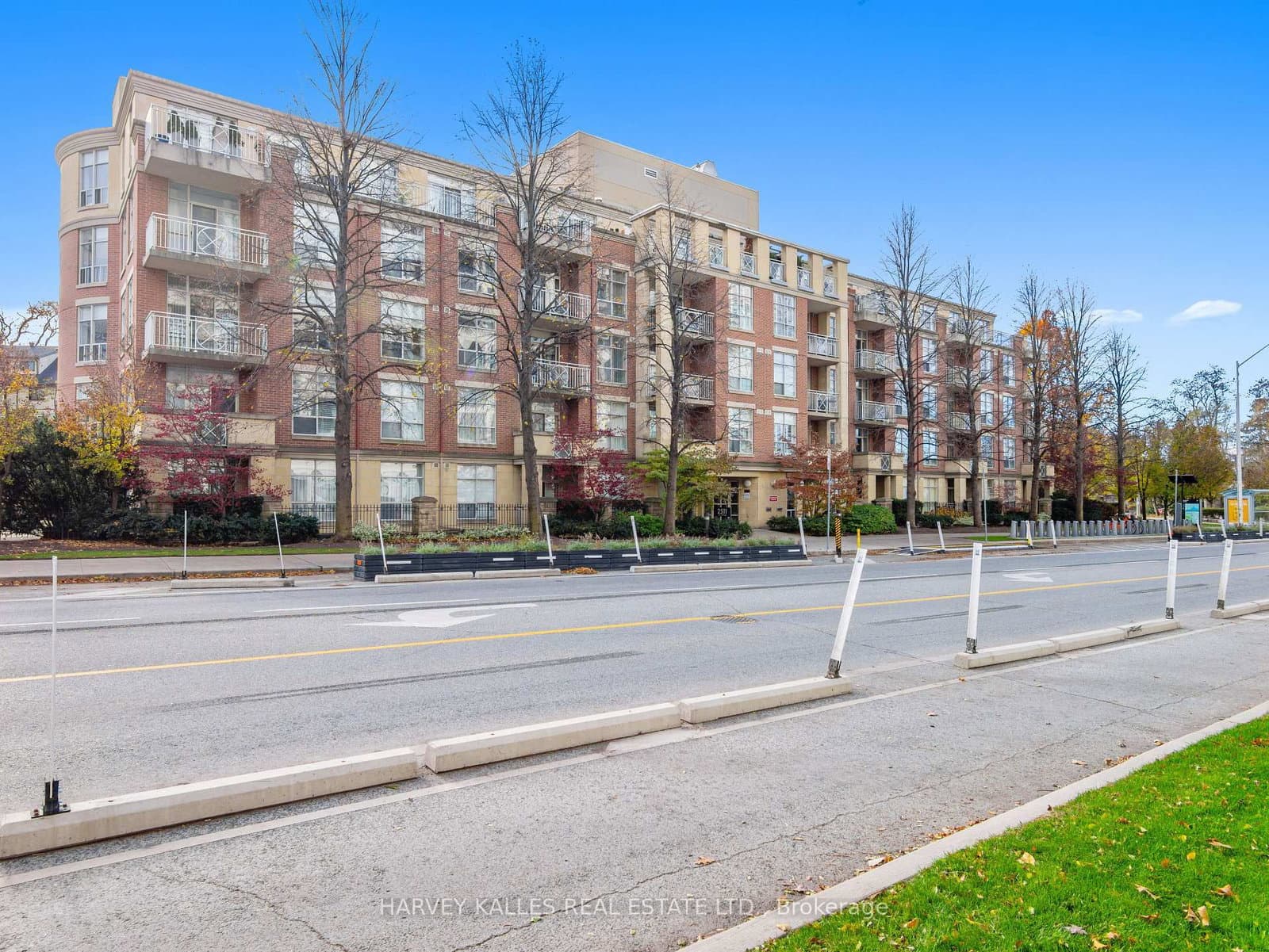 #305 - 2511 Bloor Street W