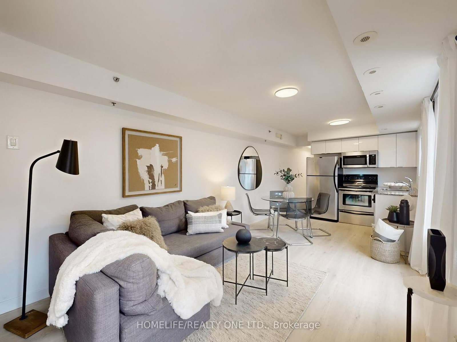 16 Laidlaw Street, Unit 901B
