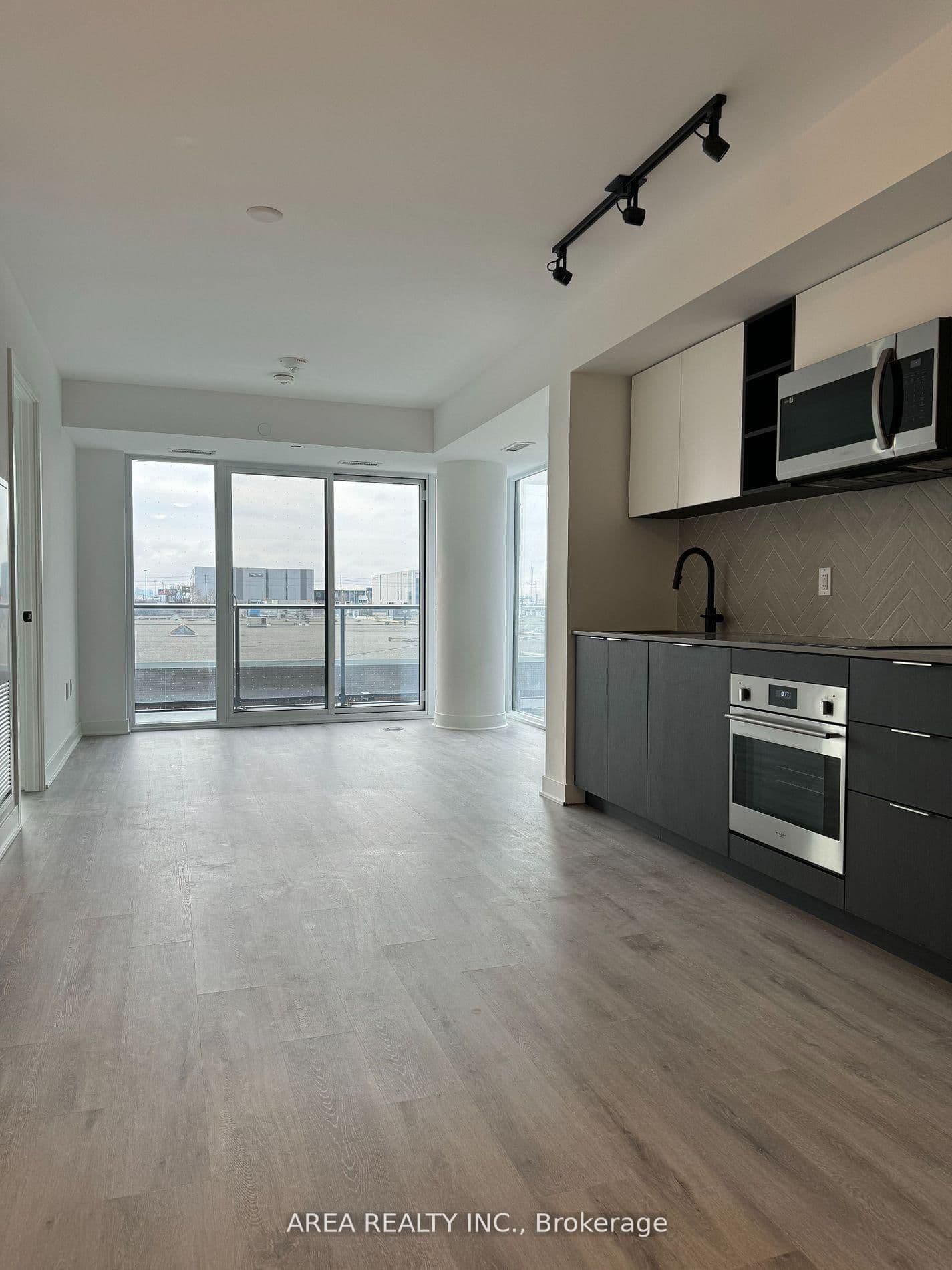 36 Zorra Street, Unit 303