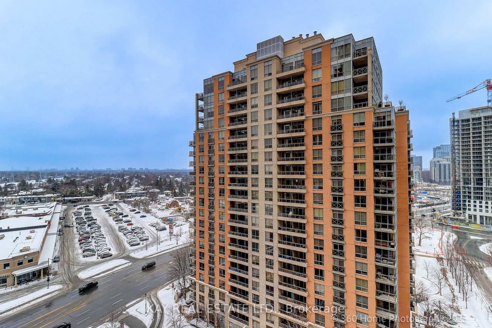 #1526 - 5233 Dundas Street W