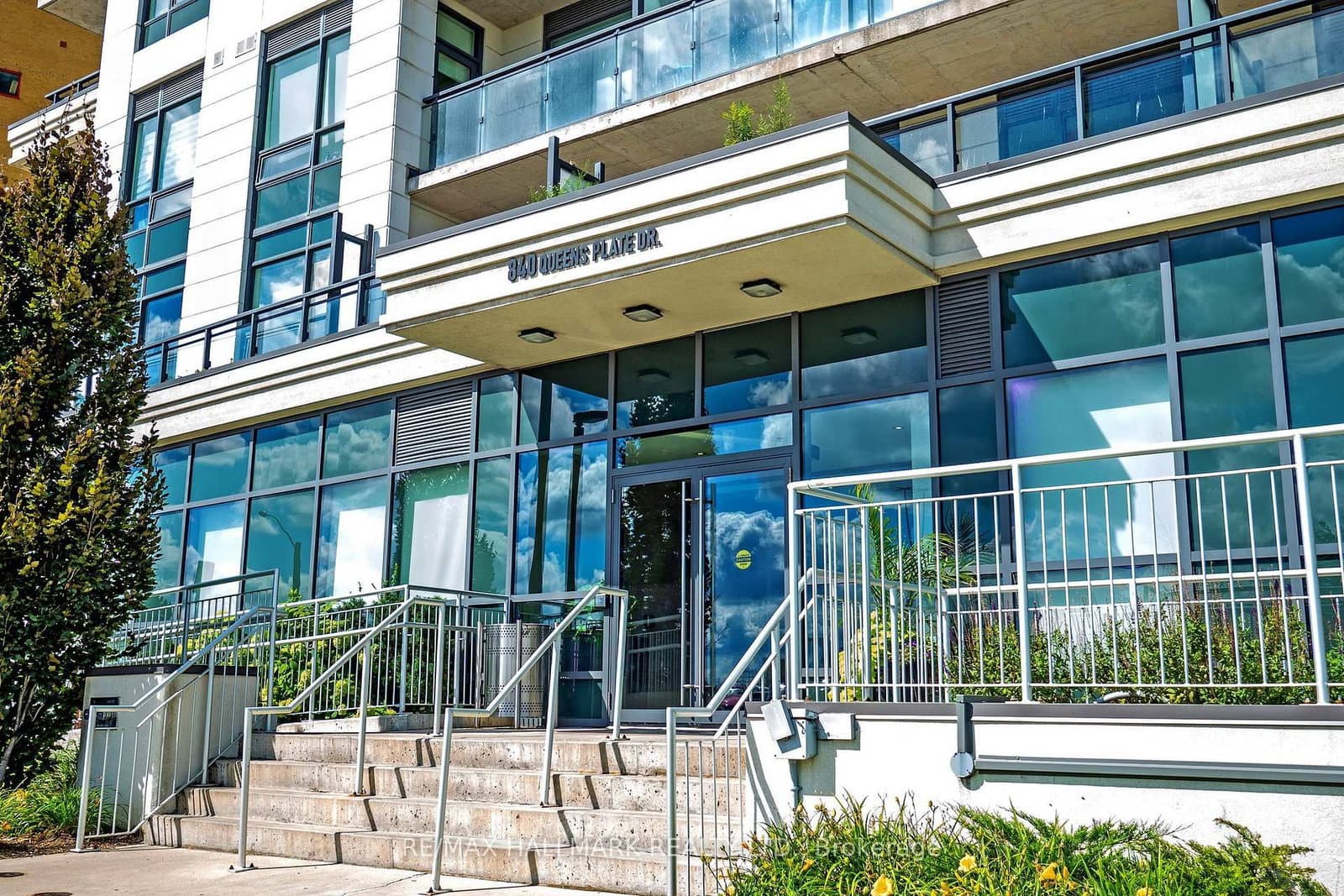#1207 - 840 Queens Plate Drive