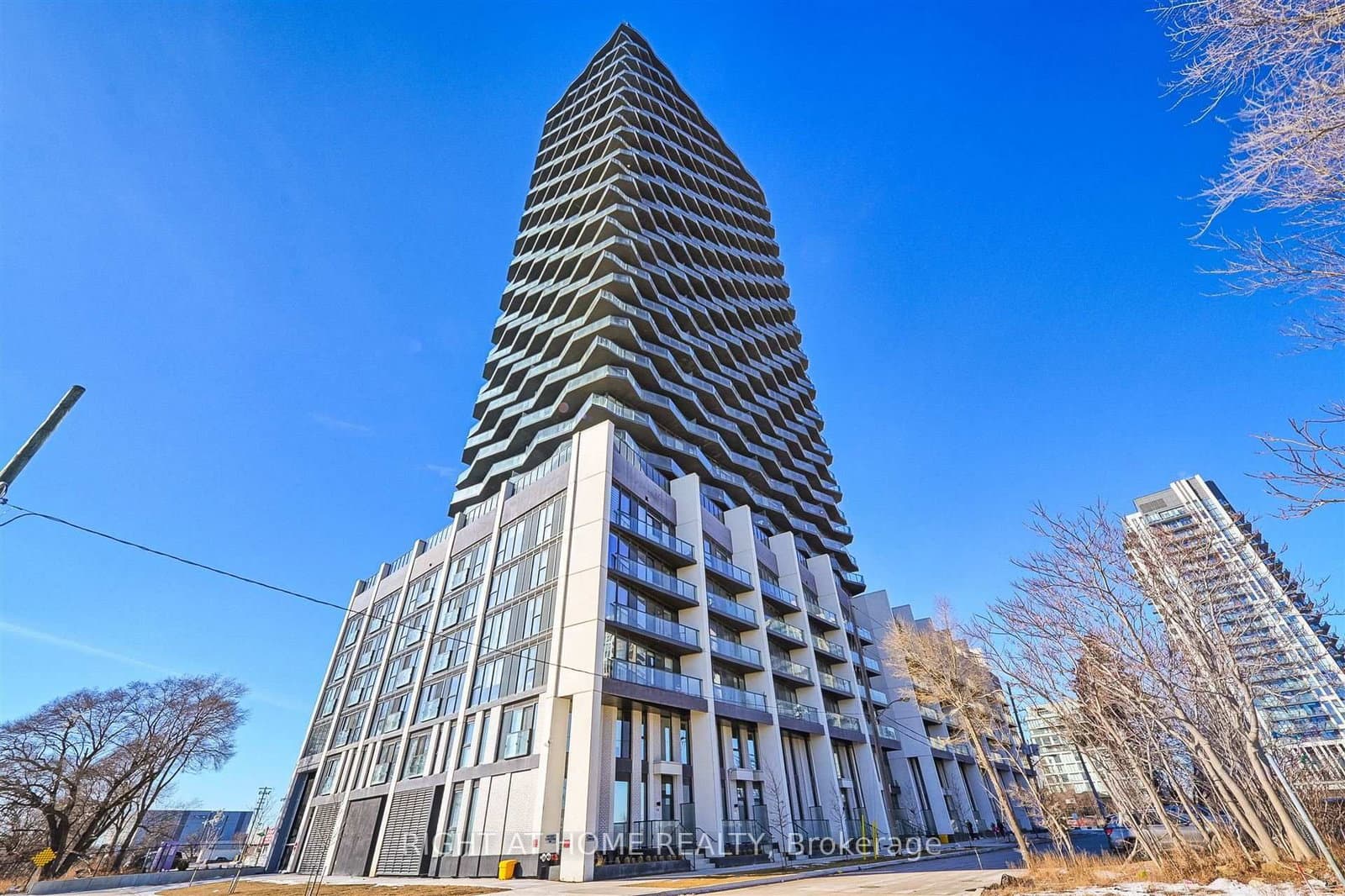 #421 - 36 Zorra Street E