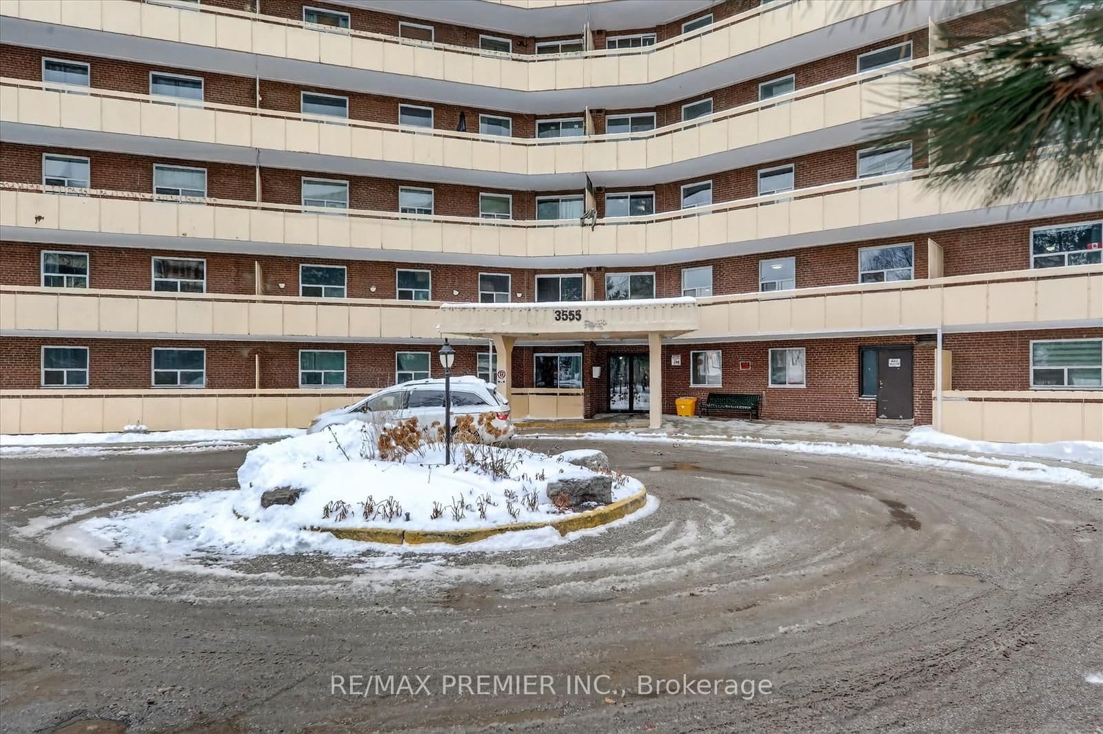 #712 - 3555 Derry Road E