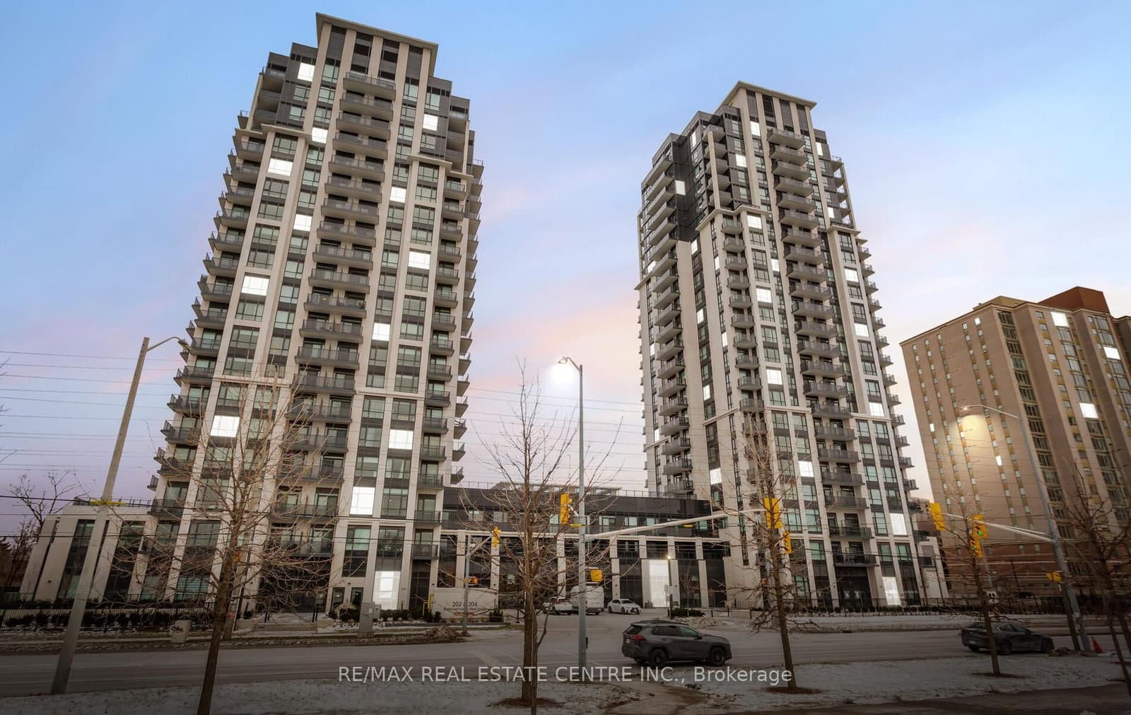 202 Burnhamthorpe Road E, Unit 2208
