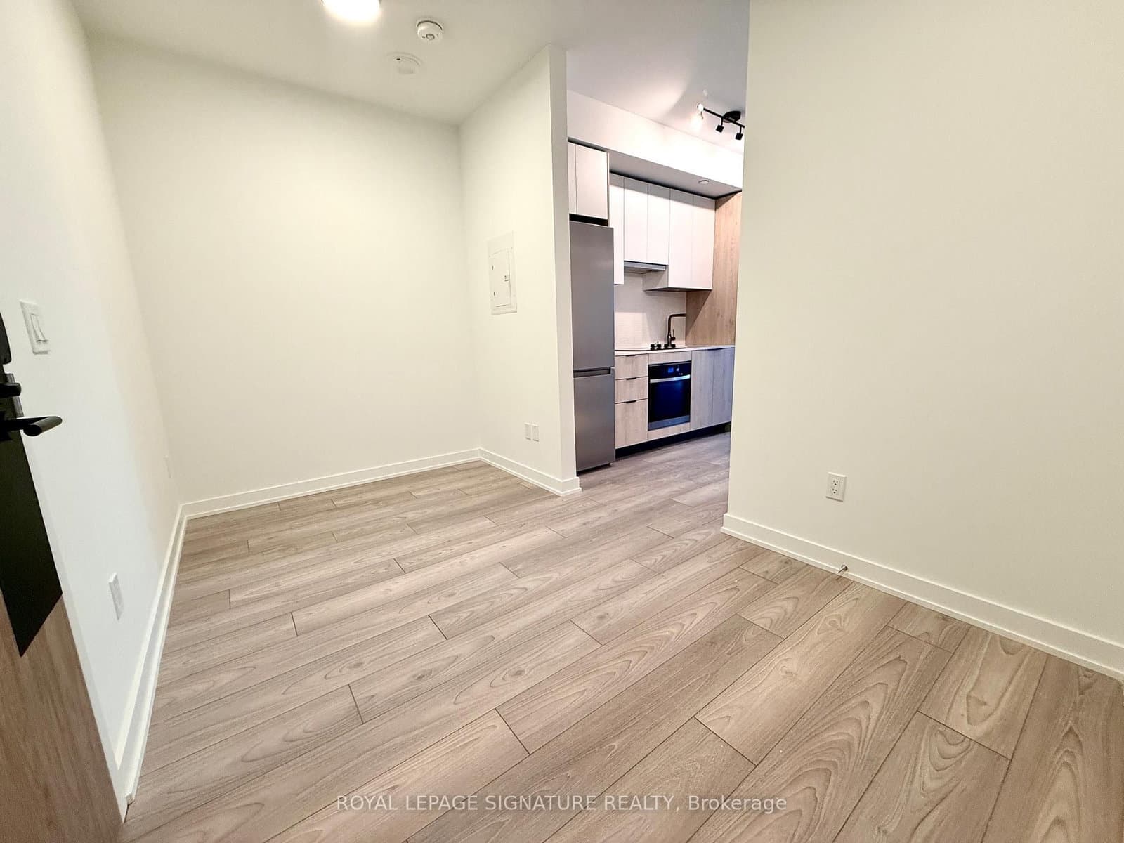 1007 The Queensway, Unit 705