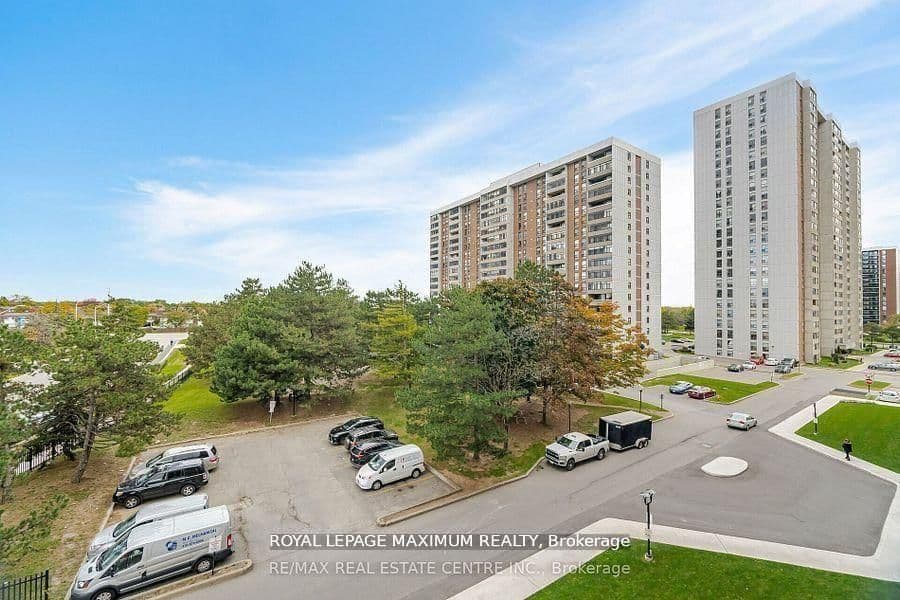 #1912 - 15 Kensington Road