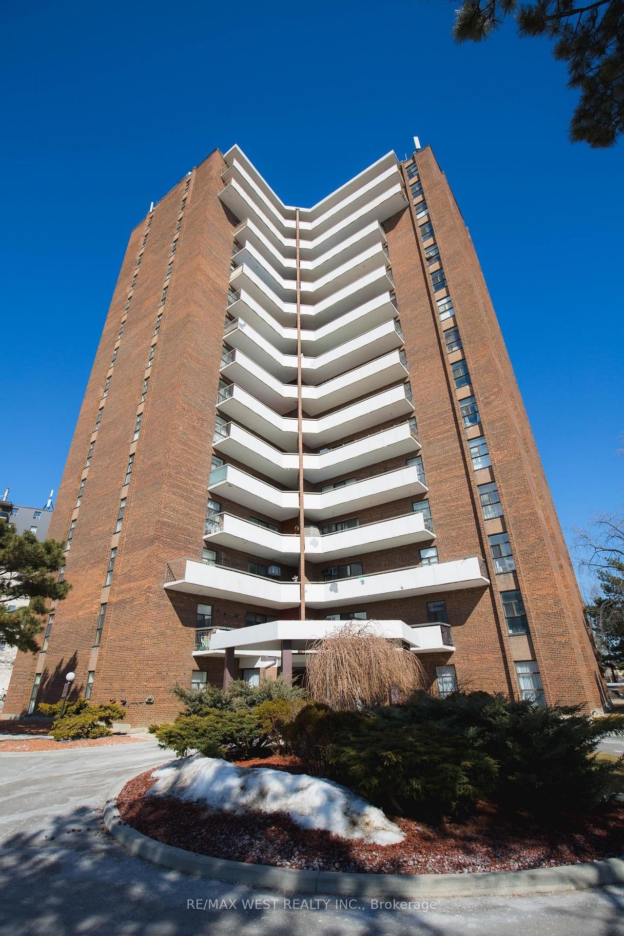 #1503 - 3025 Queen Frederica Drive