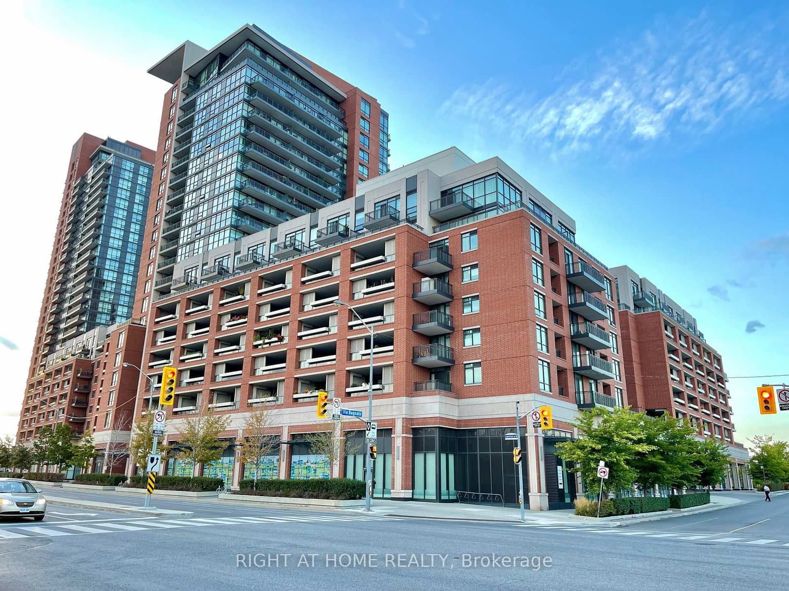 800 Lawrence Avenue W