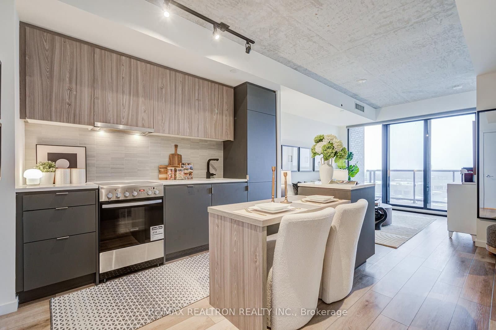 7 Smith Crescent, Unit 518