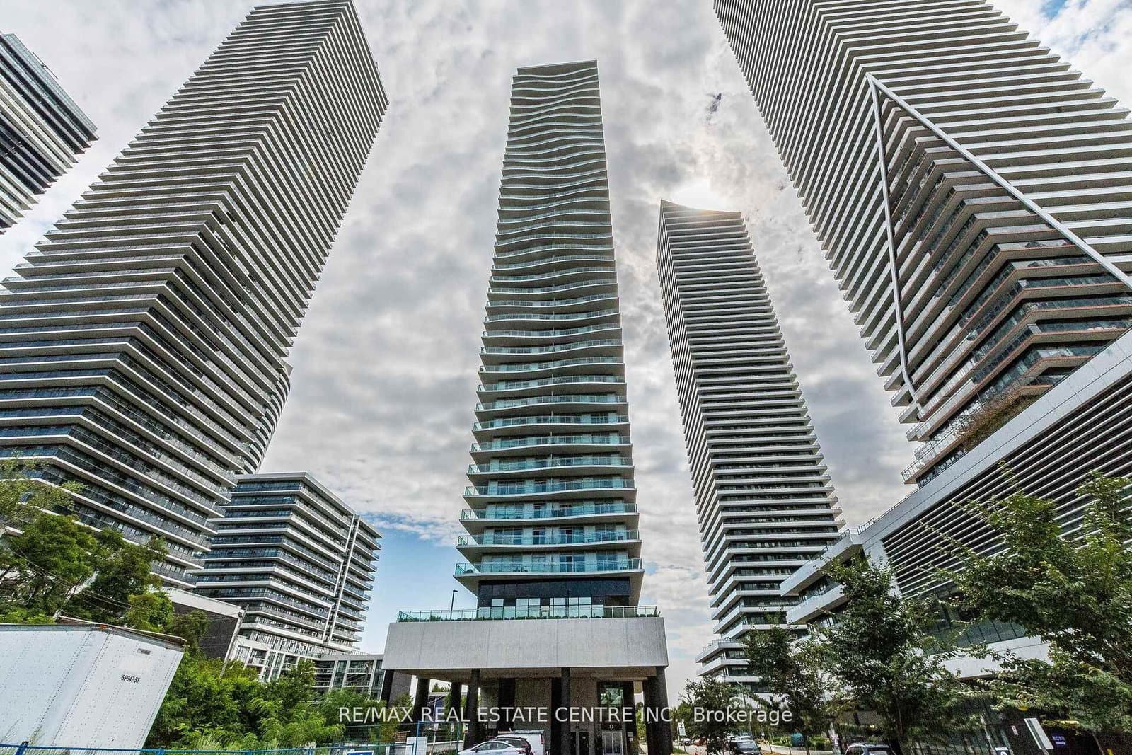 #2611 - 33 Shore Breeze Drive