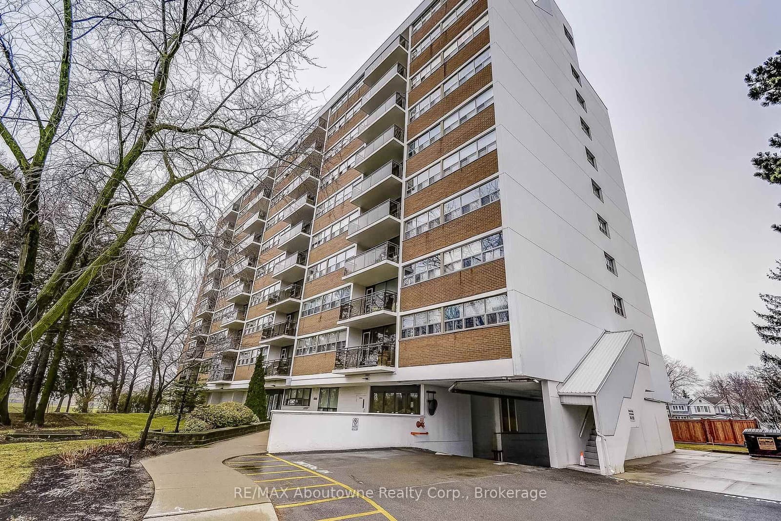 #401 - 212 Kerr Street