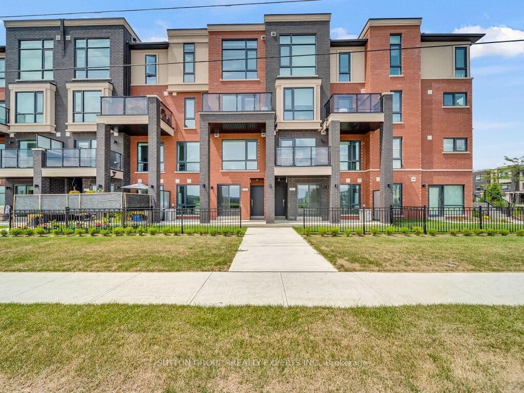 25 Romilly Avenue, Unit 17