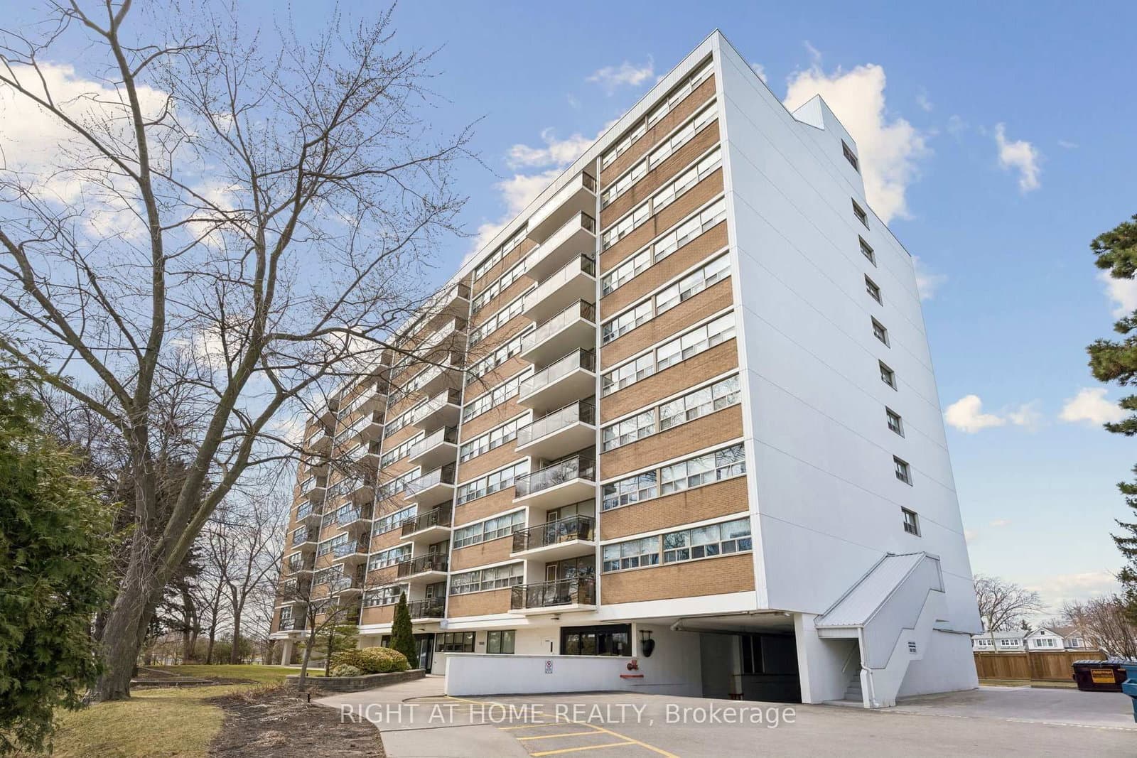 #207 - 212 Kerr Street