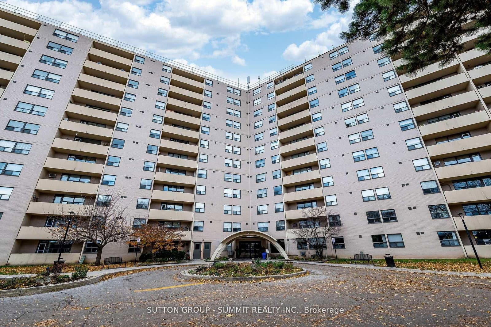 #618 - 700 DYNES Road