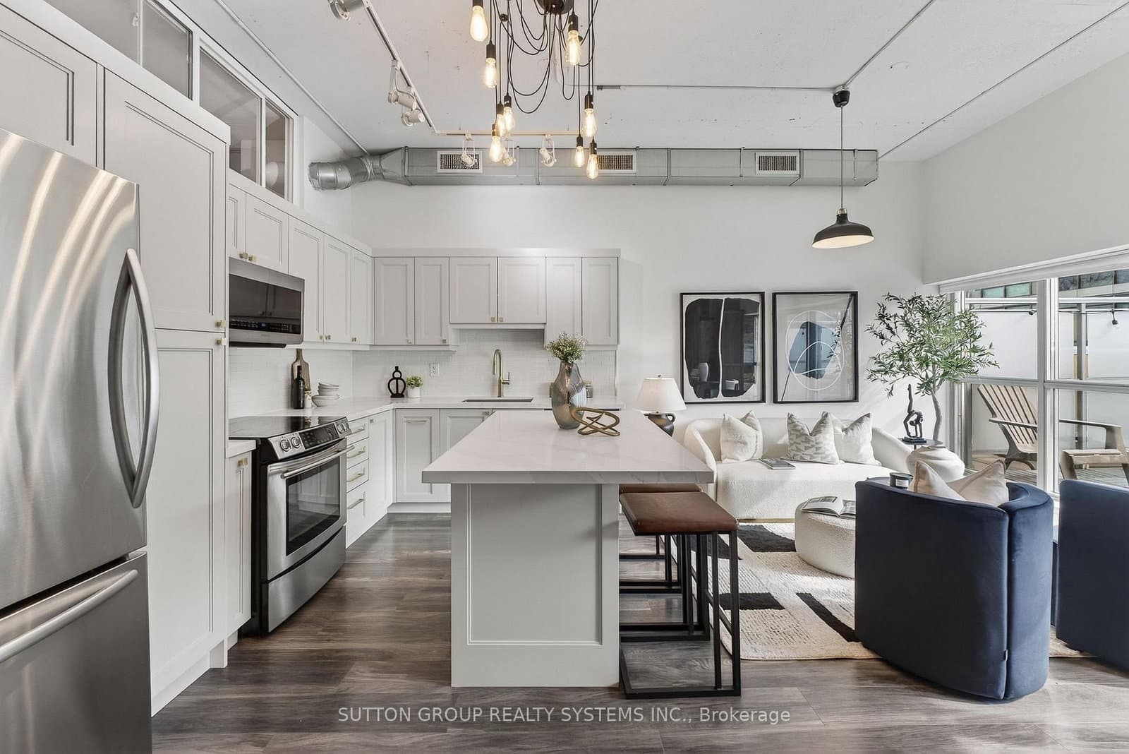 #211 - 2 Fieldway Road