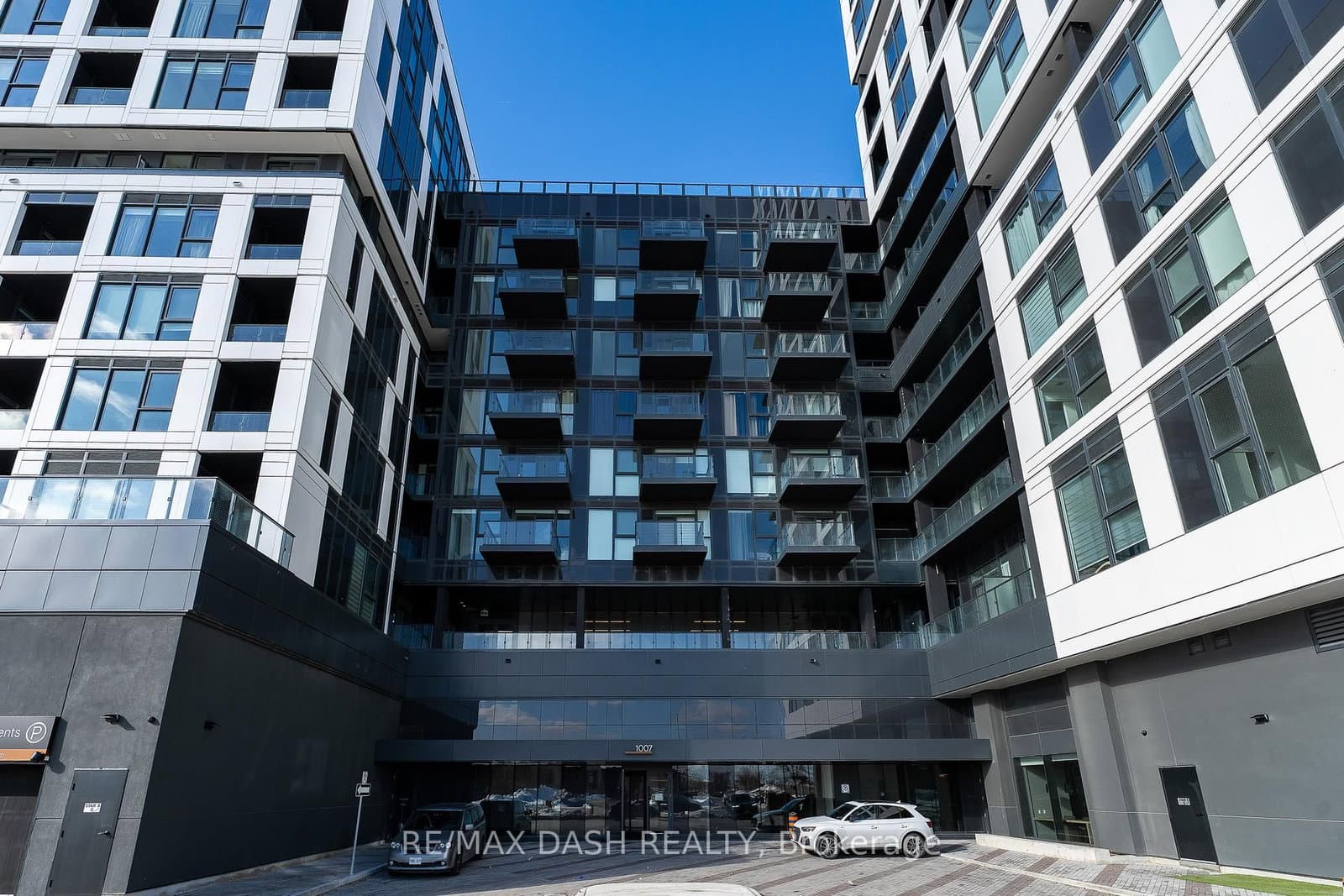 1007 THE QUEENSWAY Avenue, Unit 1607