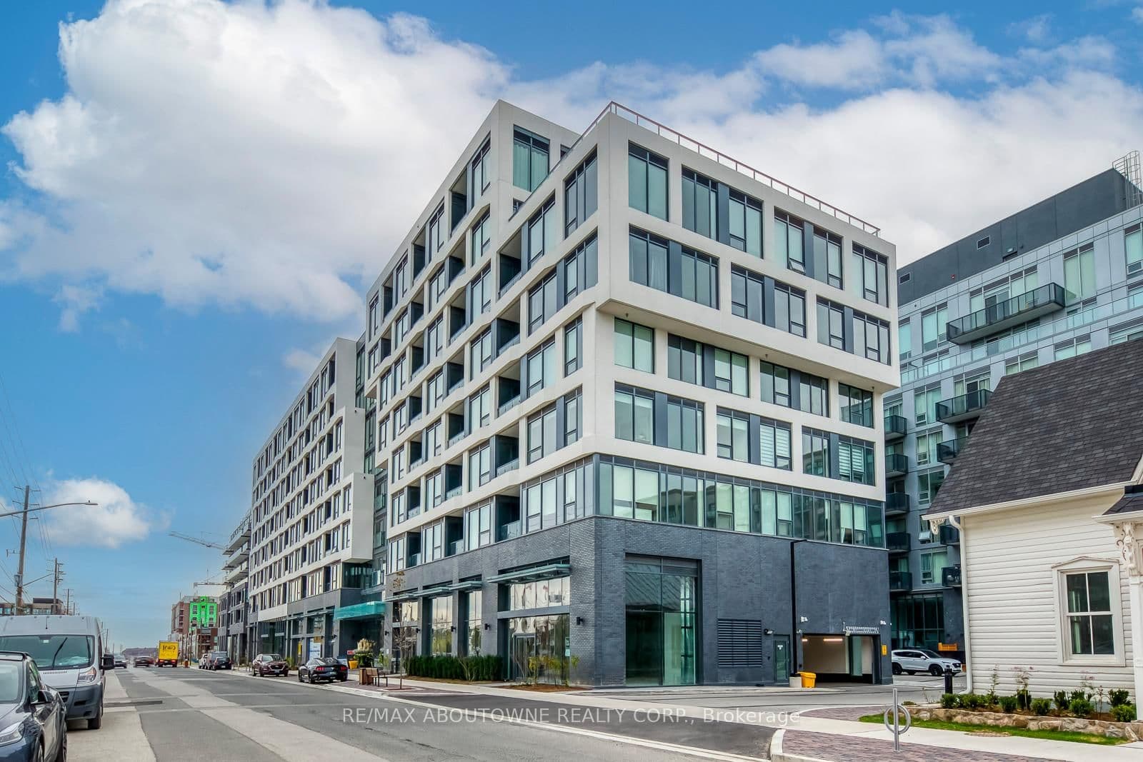 #238 - 2450 Old Bronte Road