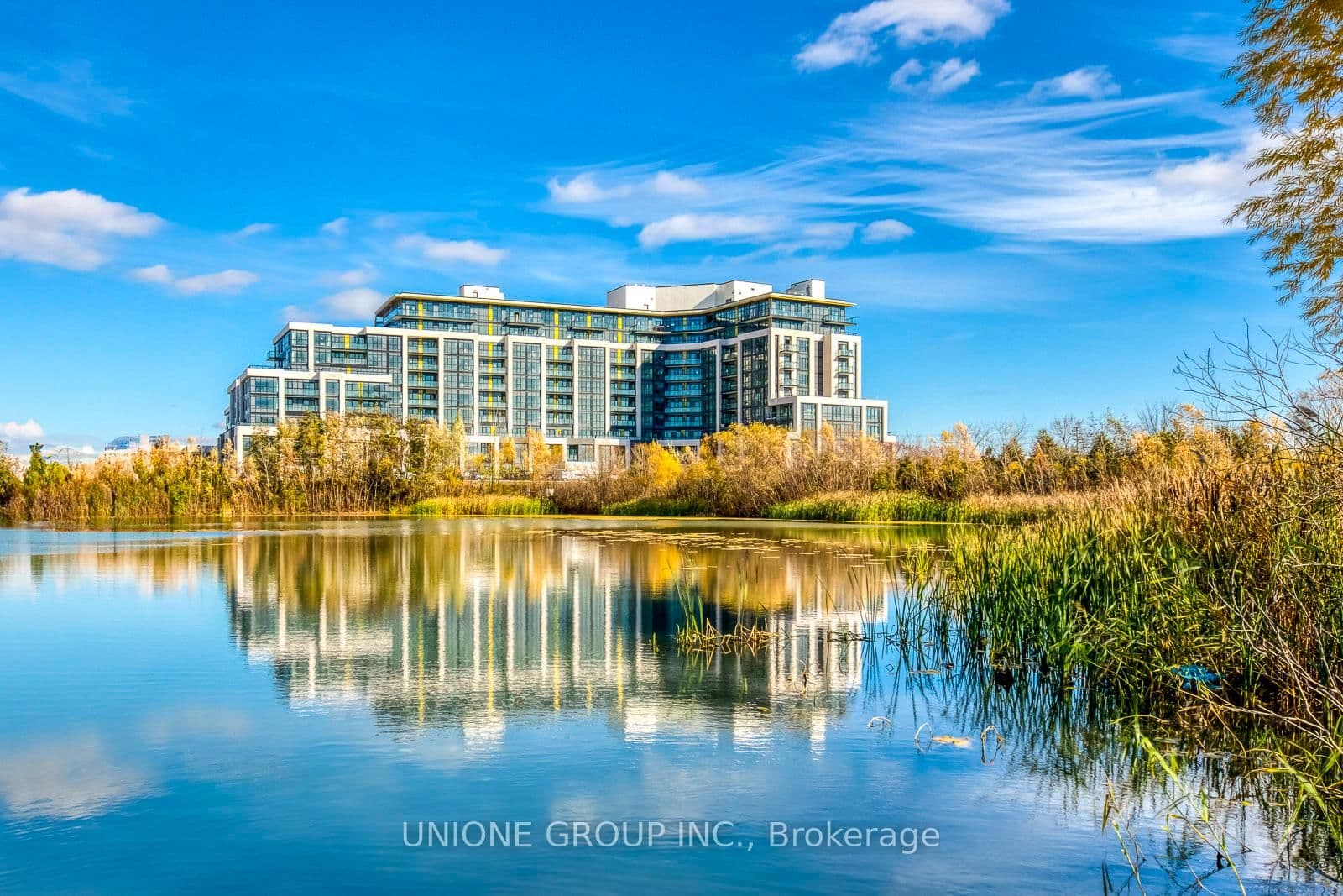 405 Dundas Street W, Unit 320